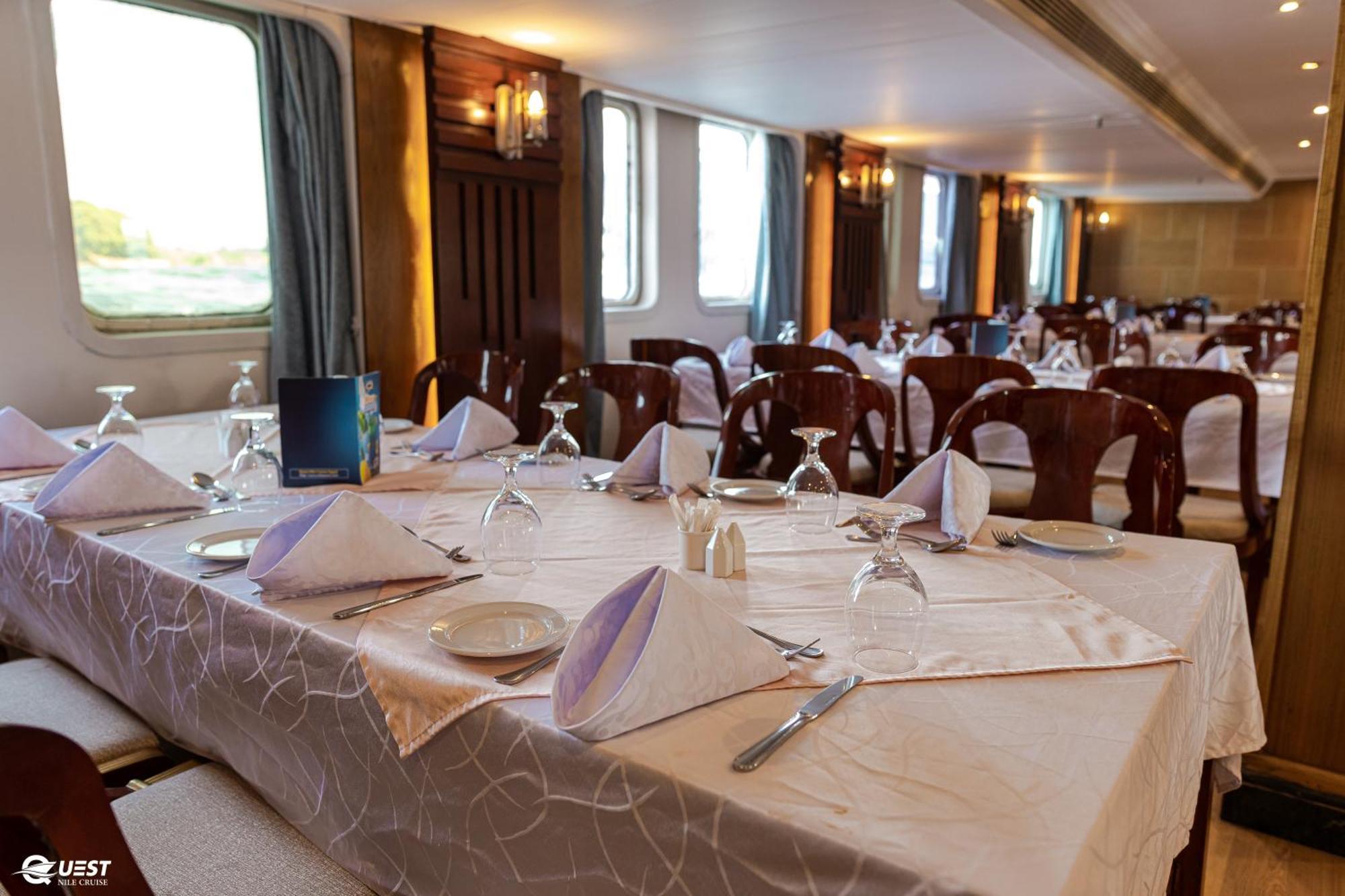 Nile Quest Cruise - 4 Or 7 Nights From Luxor Each Saturday And 3 Or 7 Nights From Aswan Each Wednesday Hotel Buitenkant foto